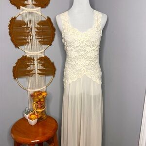 **SOLD** 🍒Vintage Victoria secret 90’s Lace Slip dress